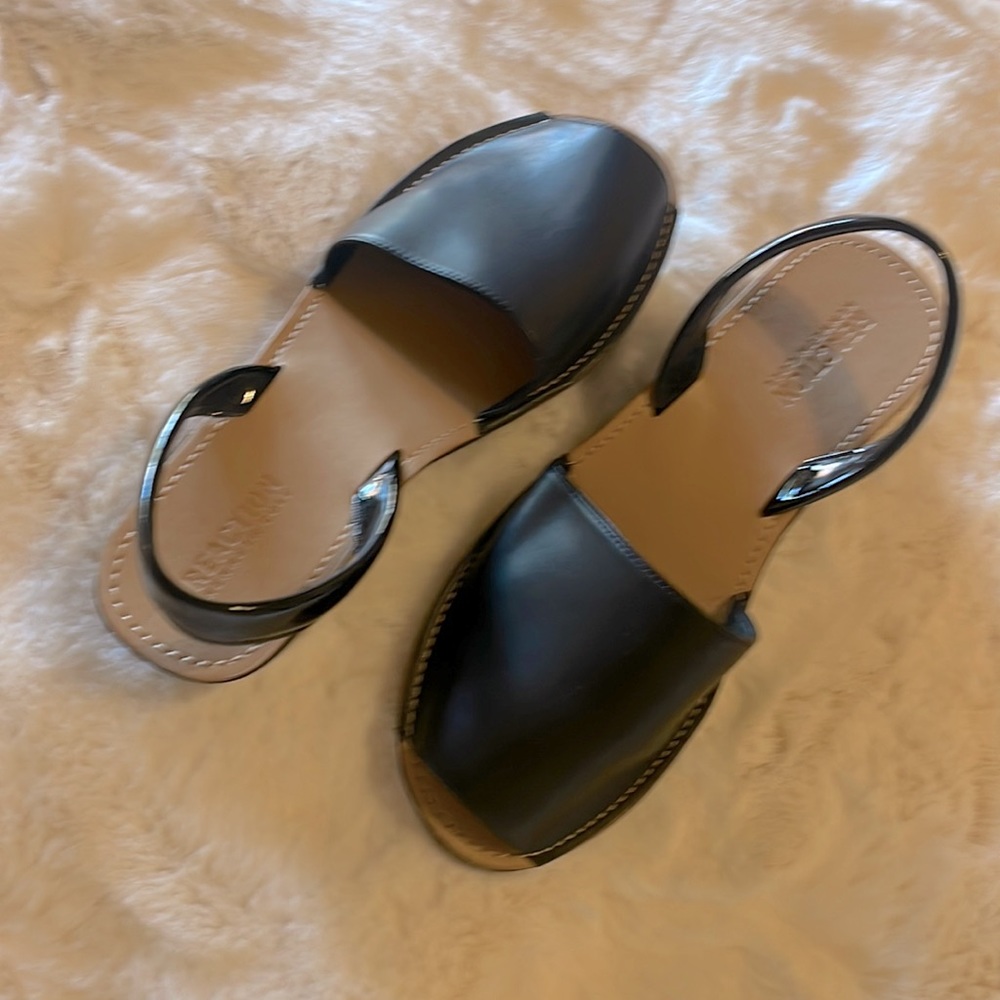 Super cute open toes sandals. Brand new but no tags. Size 7.5 in women’s.